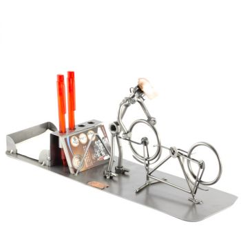 FAHRRADMECHANIKER MIT BÜRO ORGANIZER