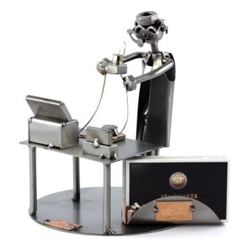 PHYSIKER MIT VISITENKARTENHALTER