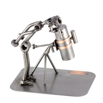 ASTRONOM MIT REFLEKTOR