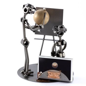 LEHRER MIT GLOBUS UND VISITENKARTEN-HALTER