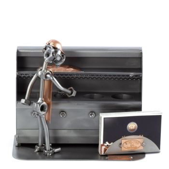 POMMESVERKÄUFER MIT VISITENKARTENHALTER