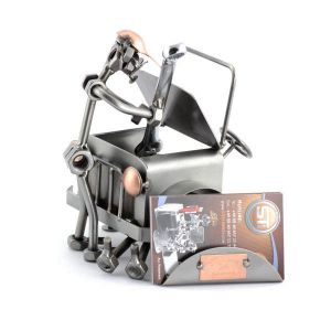 AUTOMECHANIKER MIT VISITENKARTEN-HALTER