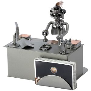 Beamtin mit Visitenkartenhalter